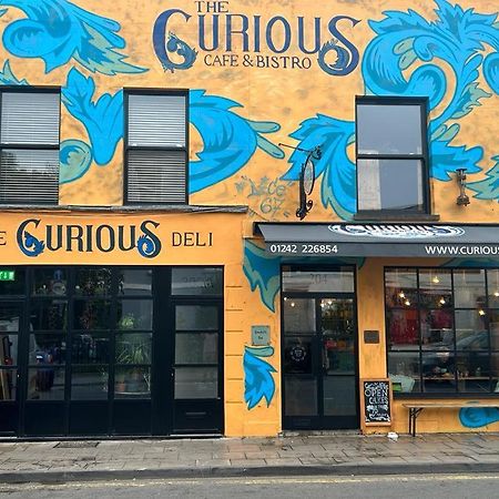 The Curious Apartment, Cheltenham Exteriör bild